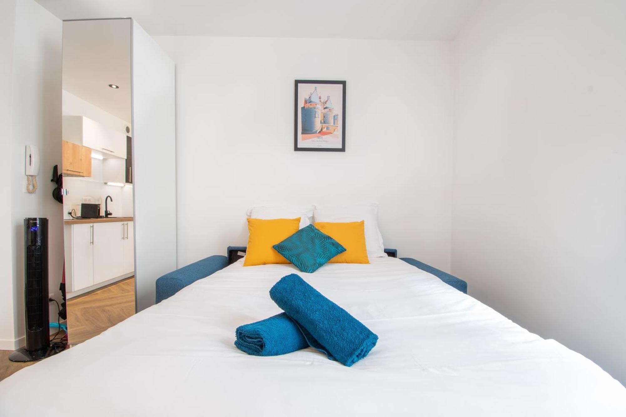 L'Appartement Des Ducs Avec Baignoire Double Nantes Exterior foto